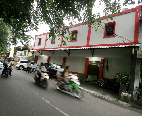 Puluhan Polisi Jaga Ketat Indekos Deudeuh